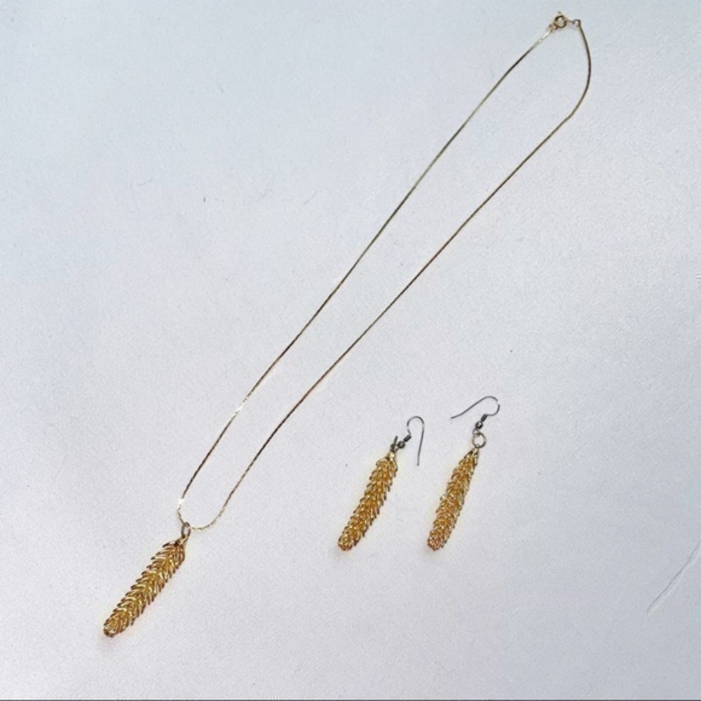 Vintage Gold Pine Necklace Earring Set
